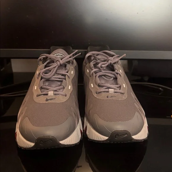 Air Max DN8 - Picture 2 of 8